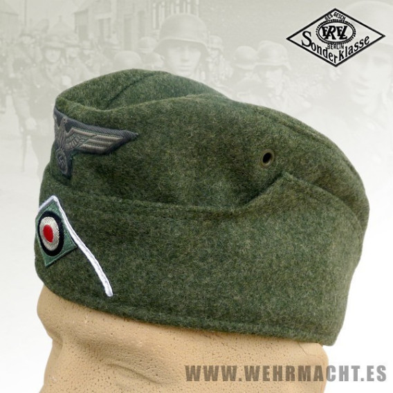 WH Schiffchen M34 con insignias