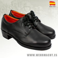 Nachrichtenhelferinnen low laced shoes