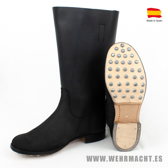 Botas de marcha con clavos