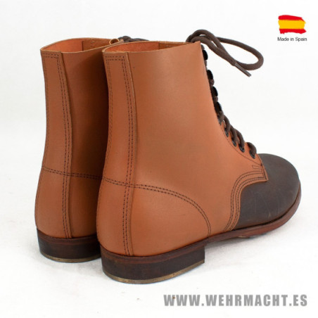 Botas Cortas con Clavos, Marrón