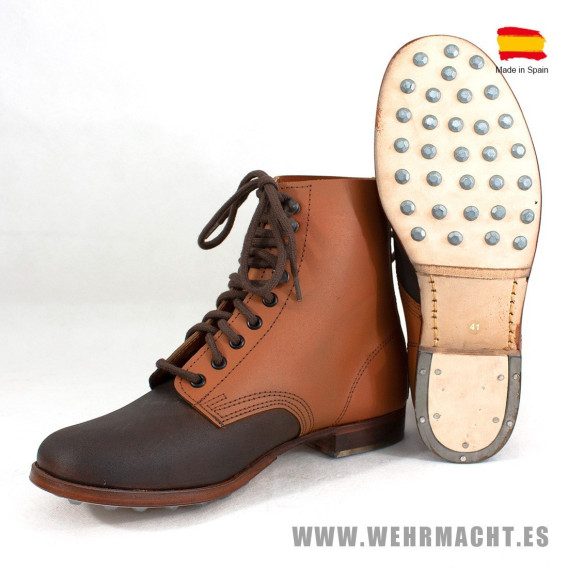 Botas Cortas con Clavos, Marrón