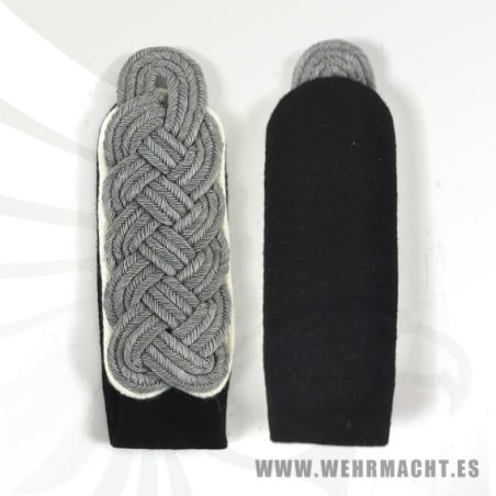 Waffen SS Senior Officers shoulder boards (sew)
