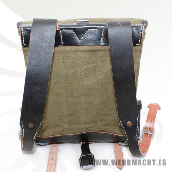 Tornister M41 con trinchas