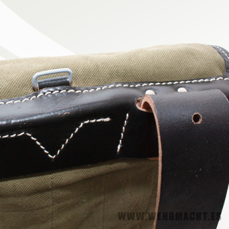 Tornister M41 con trinchas