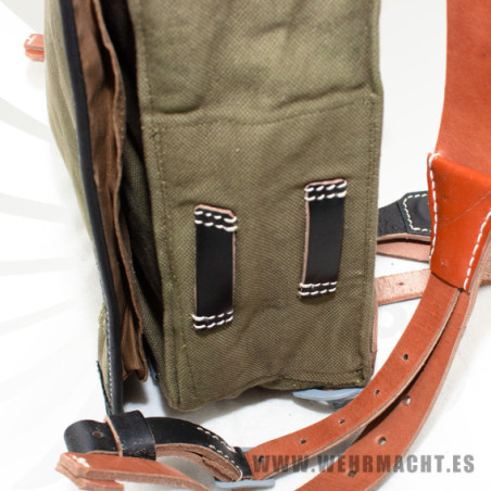 Tornister M41 con trinchas