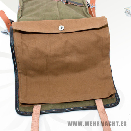 Tornister M41 con trinchas