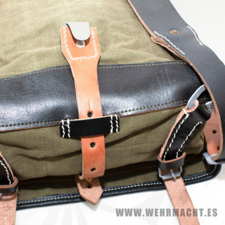 Tornister M41 con trinchas