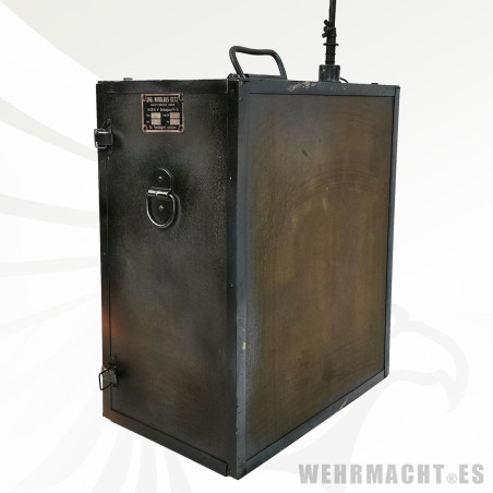 Replica of German WWII Radio Torn Fu d2.