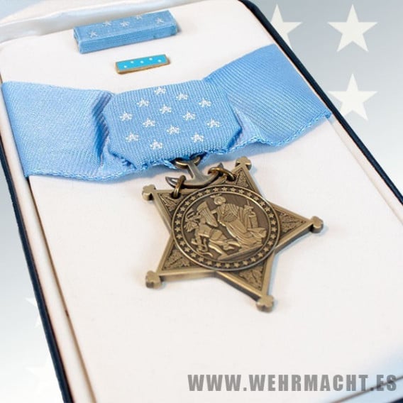 Medalla de Honor de la Marina + Pasador + Caja