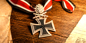 La Cruz de Caballero: historia, diseño y variantes
